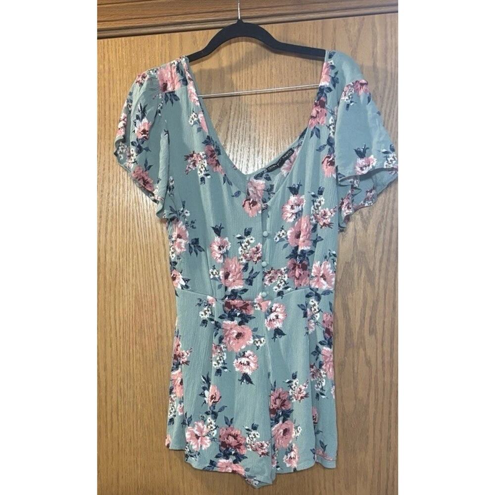 Boho Cottagecore V-Neck Lined Floral Romper Sage Green Size Large Three Pink